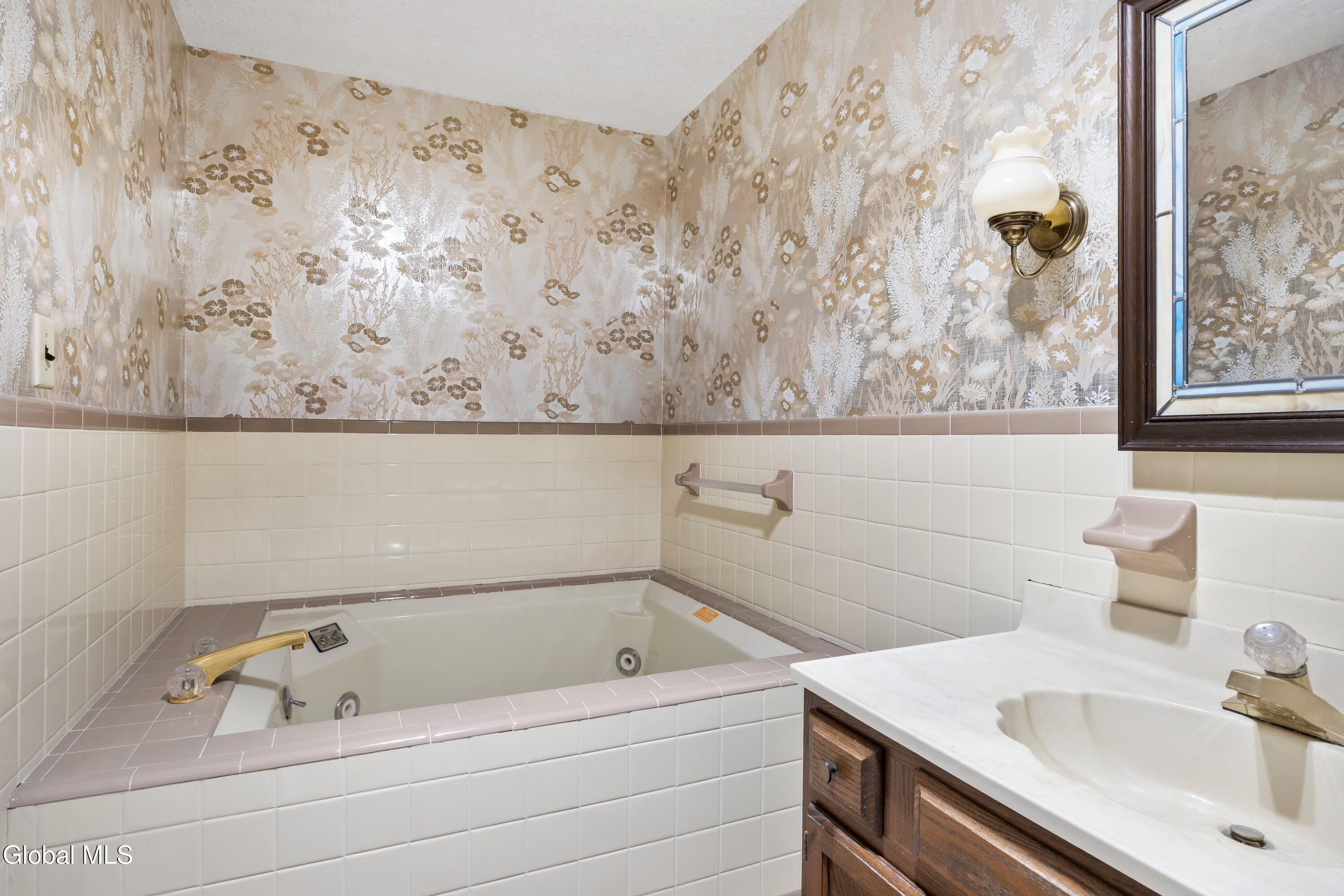 32 N Russell Road Albany NY 12205