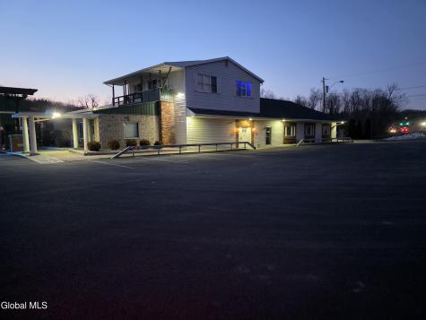 11 River Road Glenmont NY 12077