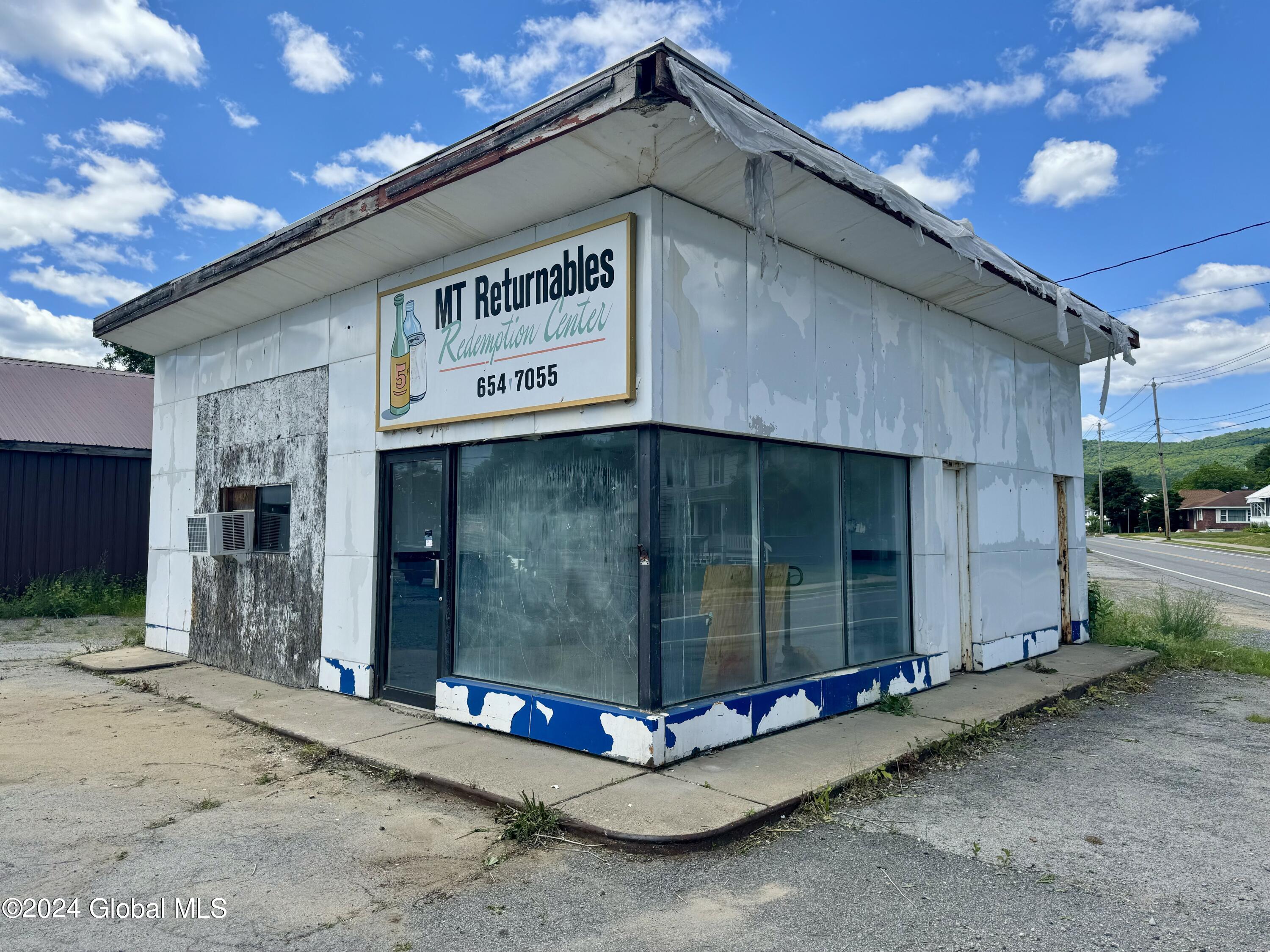 2 Saratoga Avenue Corinth NY 12822