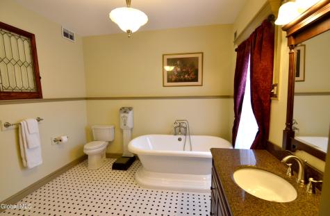 72 Union Avenue Saratoga Springs NY 12866