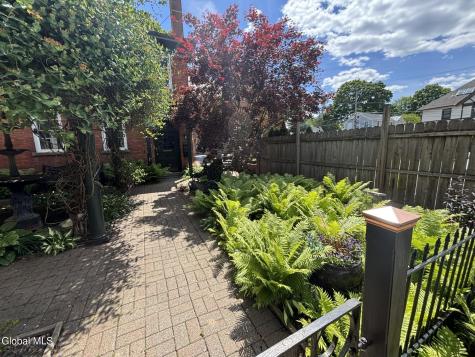 72 Union Avenue Saratoga Springs NY 12866