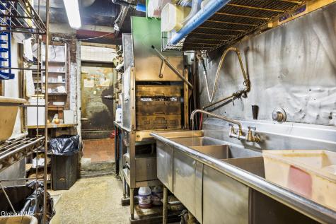 465 Madison Avenue Albany NY 12210