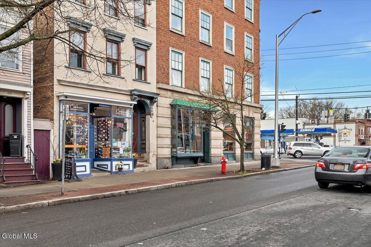 418 Madison Avenue Albany NY 12210