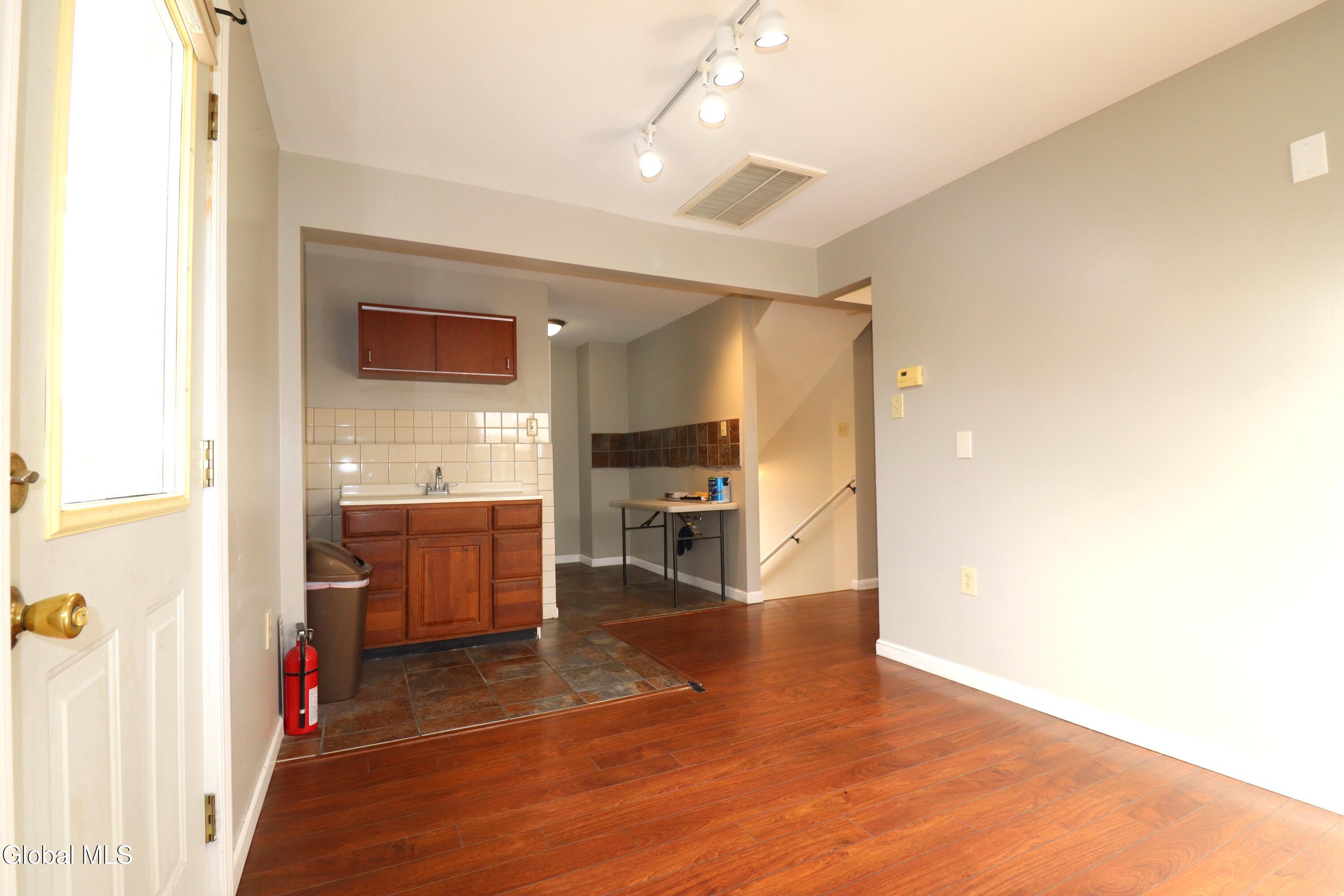 2732 Guilderland Avenue Schenectady NY 12306