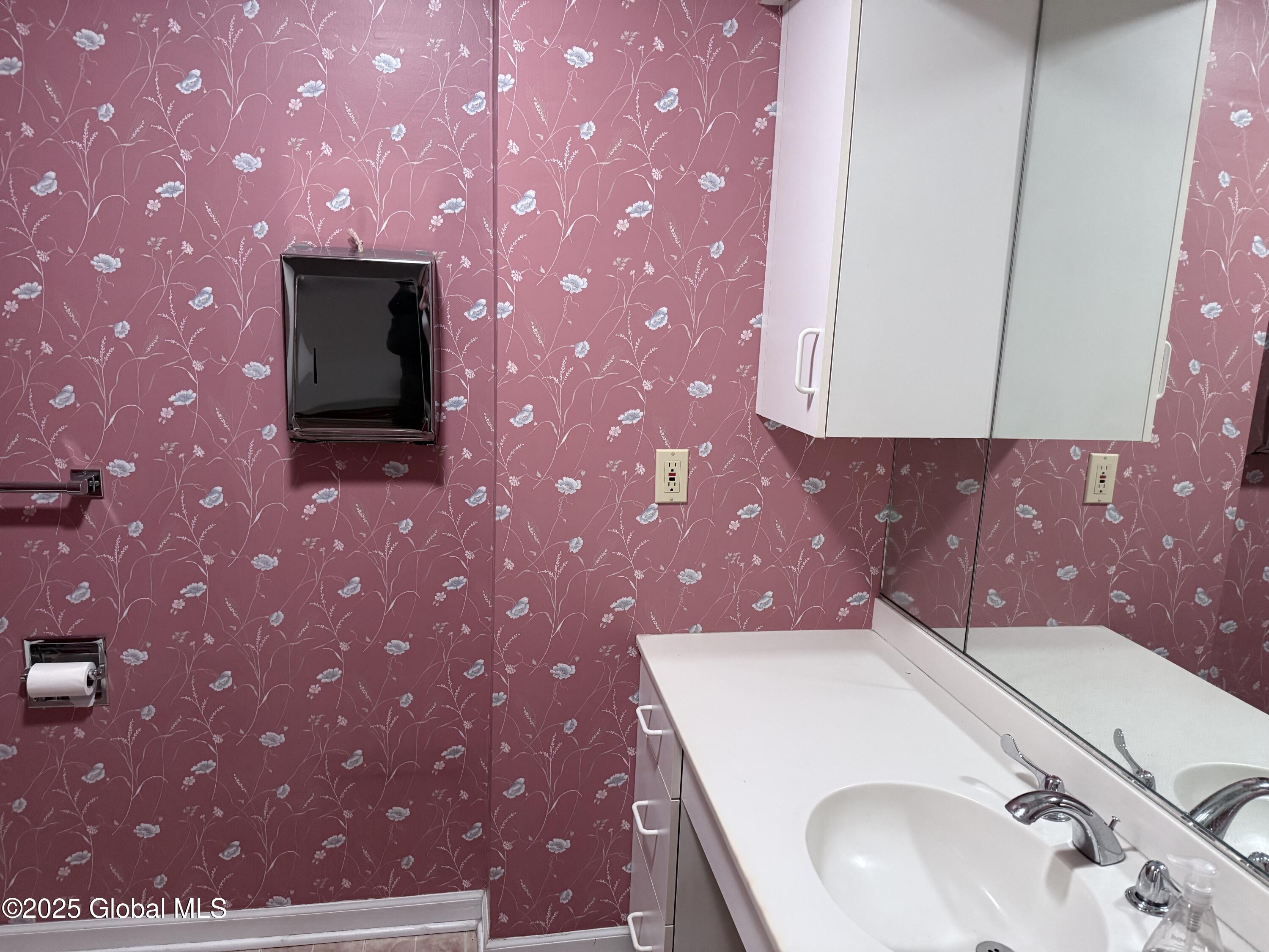 235 Saratoga Road Glenville NY 12302