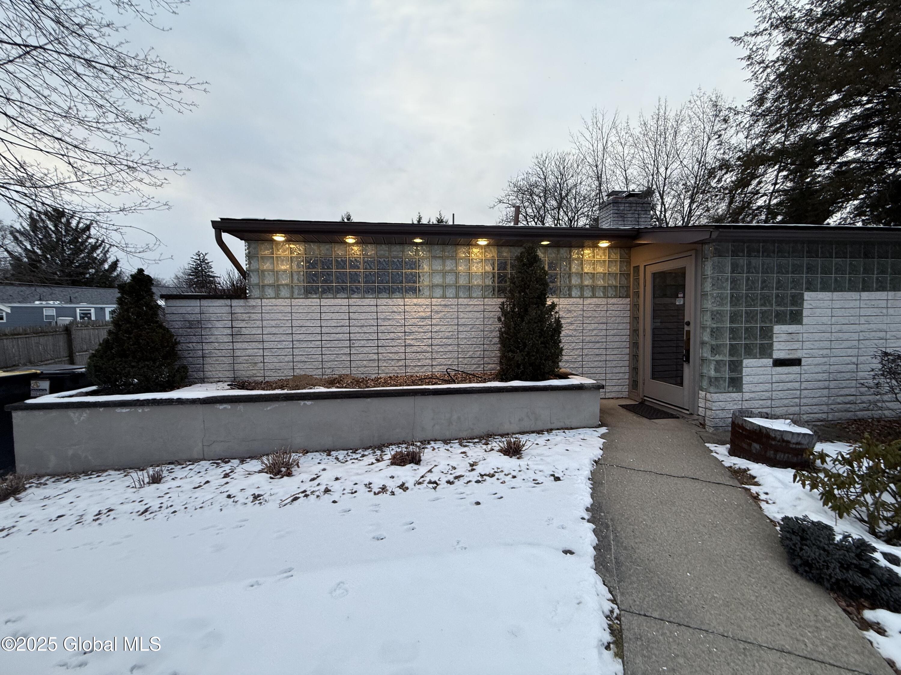 235 Saratoga Road Glenville NY 12302