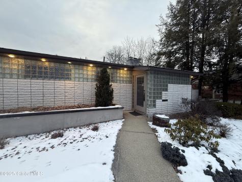 235 Saratoga Road Glenville NY 12302