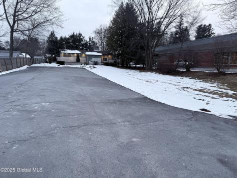 235 Saratoga Road Glenville NY 12302