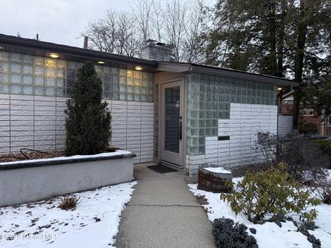 235 Saratoga Road Glenville NY 12302