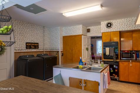 14 Mcgee Lane Saratoga Springs NY 12866