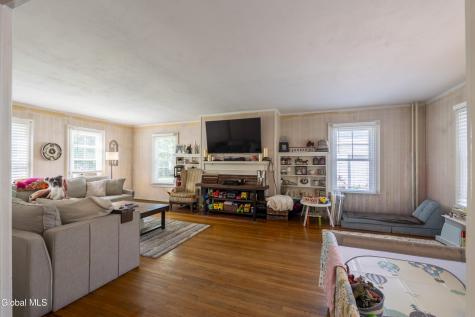 14 Mcgee Lane Saratoga Springs NY 12866