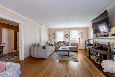 14 Mcgee Lane Saratoga Springs NY 12866