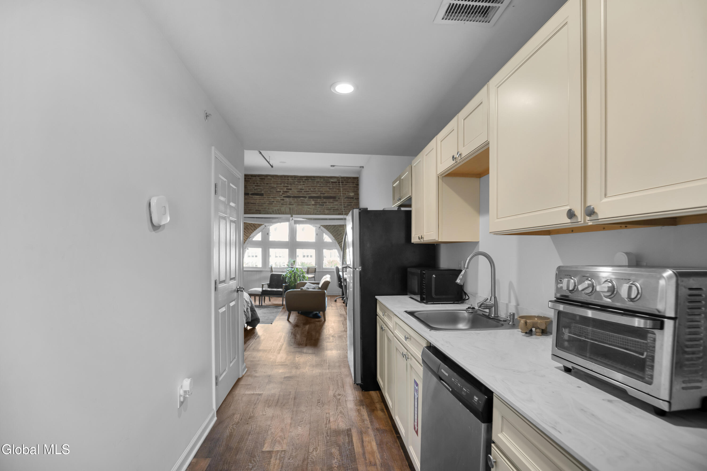 402 Broadway Albany NY 12207