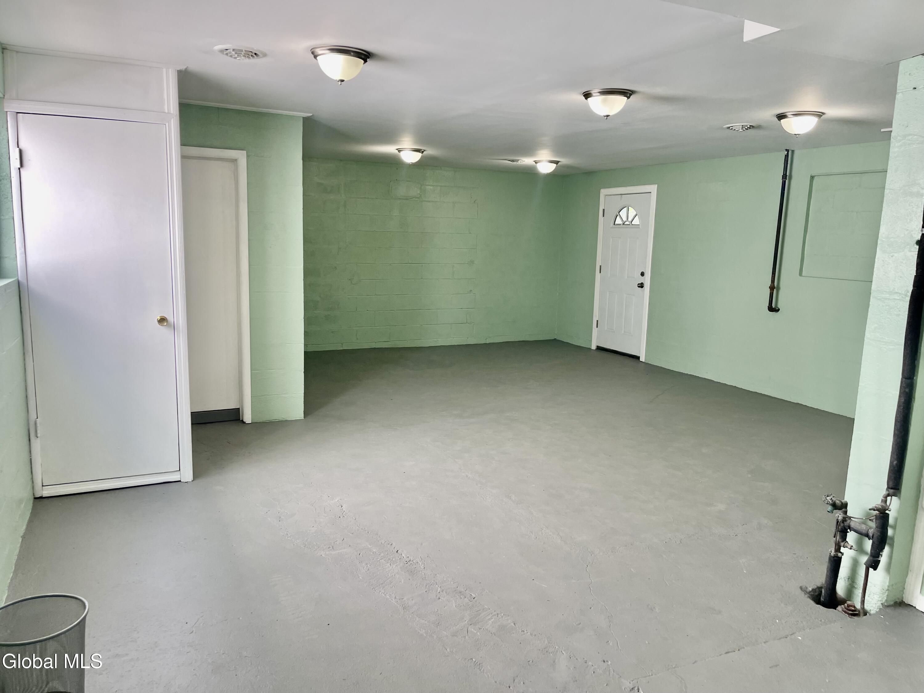 130 Mcclellan Street Schenectady NY 12304