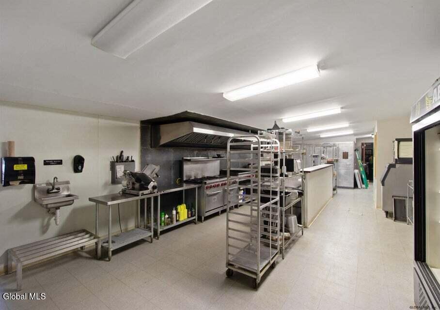 405 Hudson River Road Halfmoon NY 12188