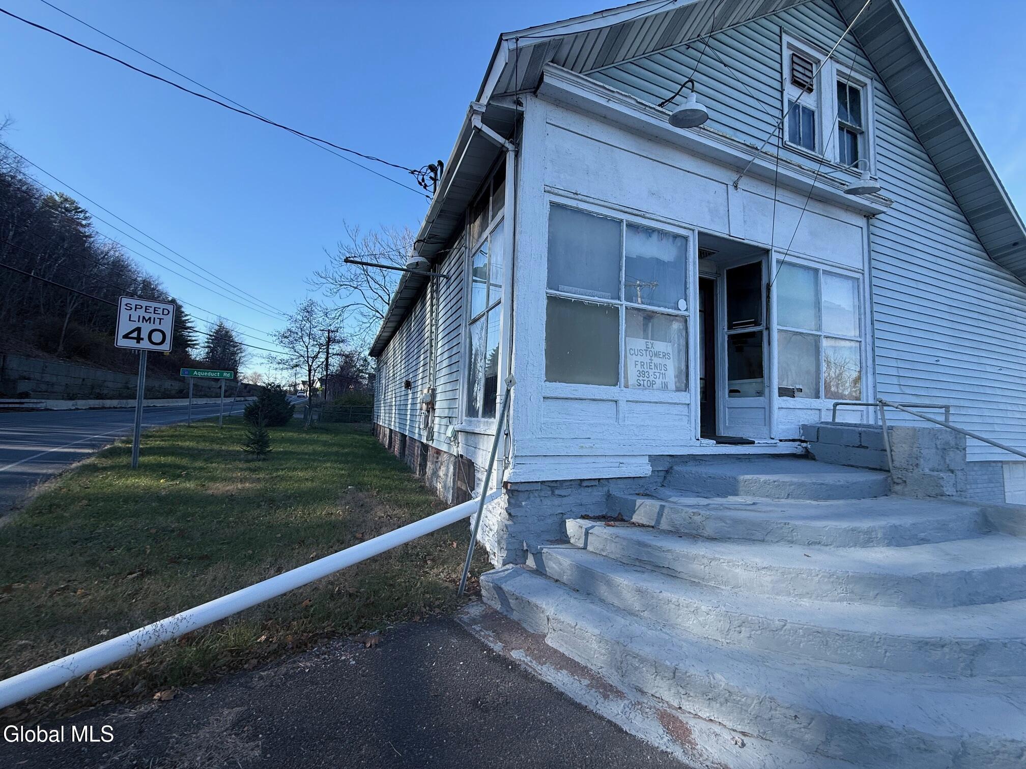2855 Aqueduct Road Schenectady NY 12309