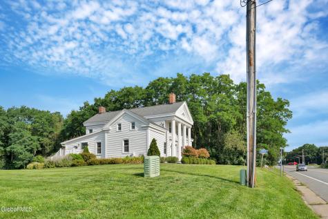 2 Daggett Drive Rexford NY 12148