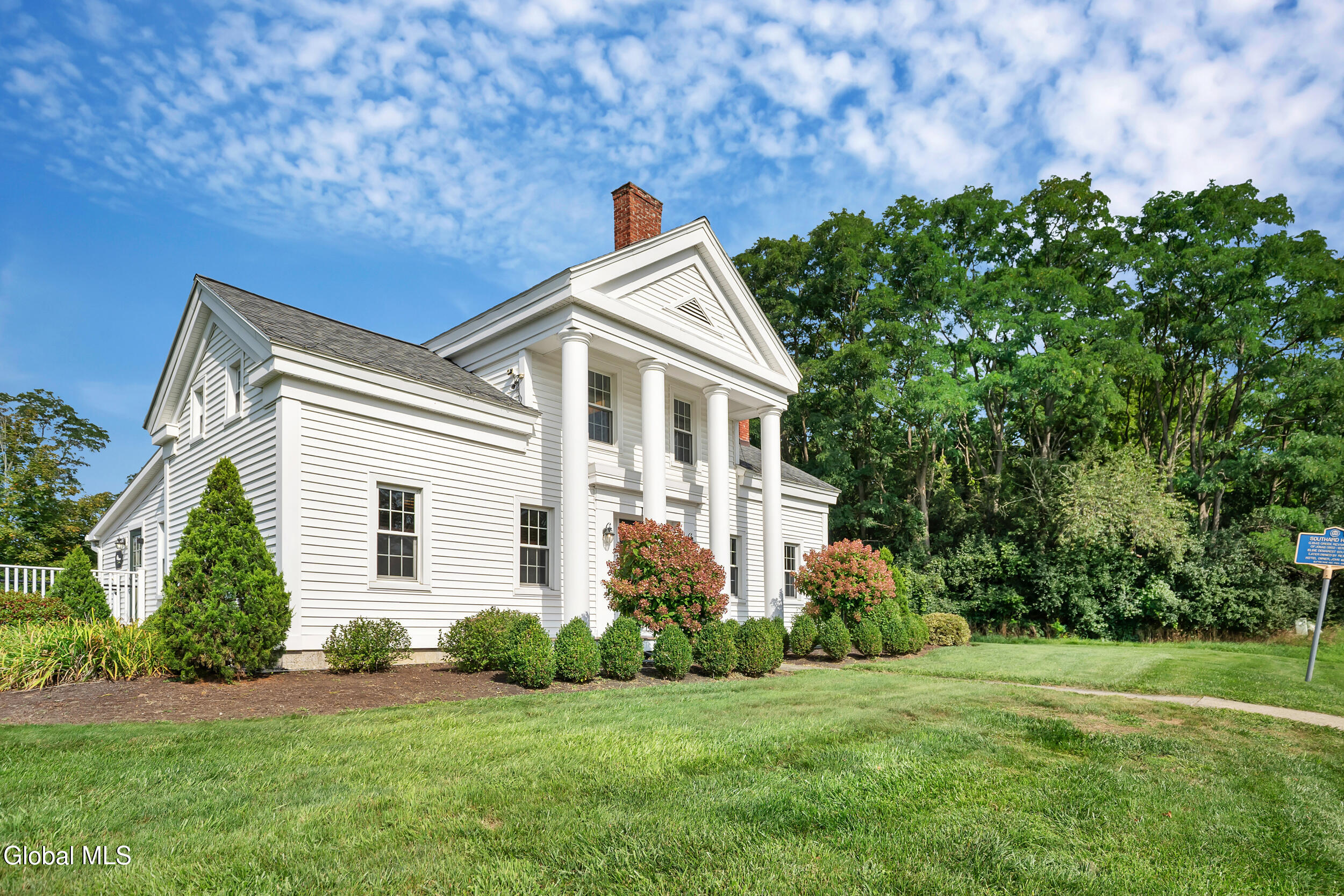 2 Daggett Drive Rexford NY 12148