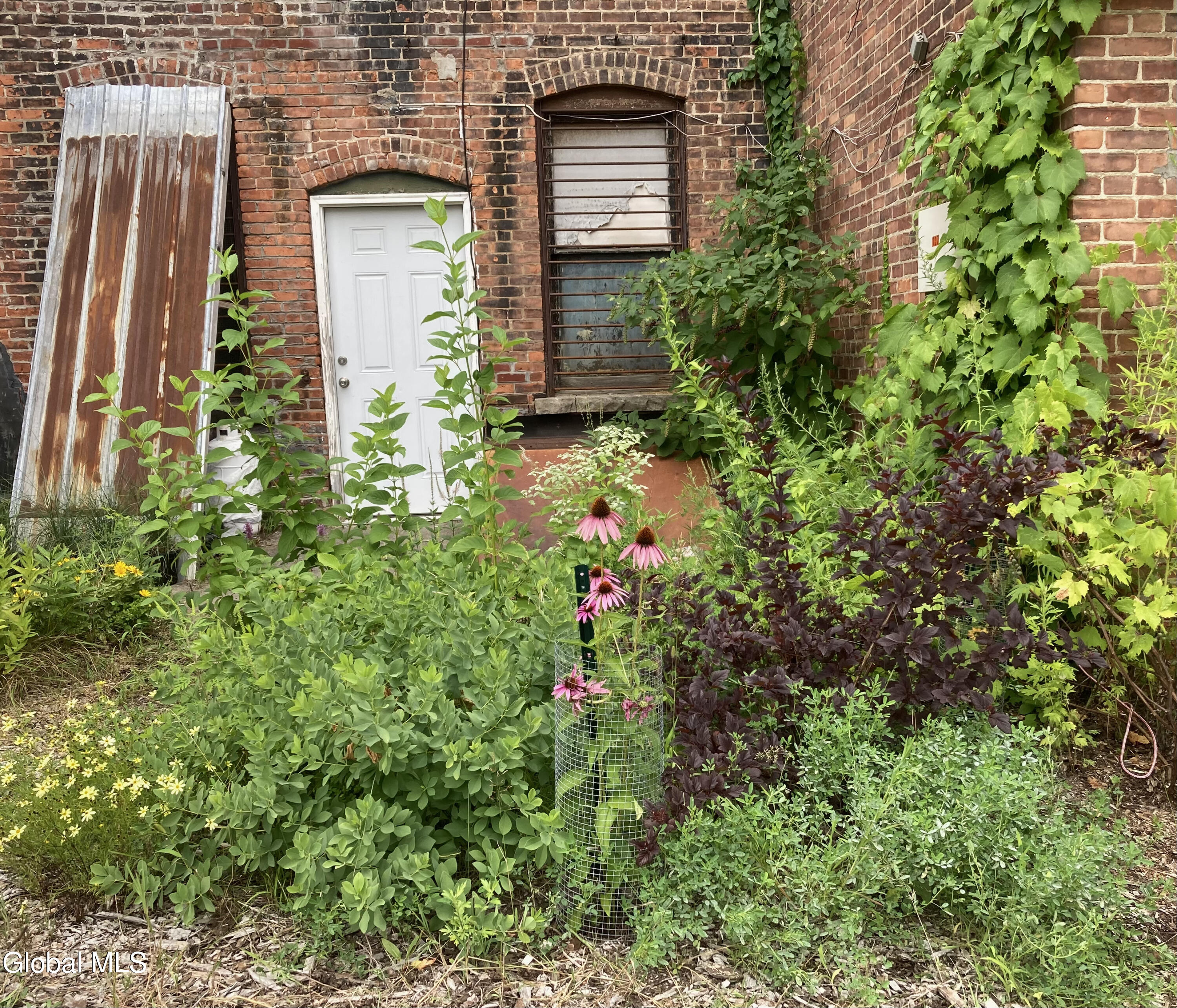27 W Fulton Street Gloversville NY 12078