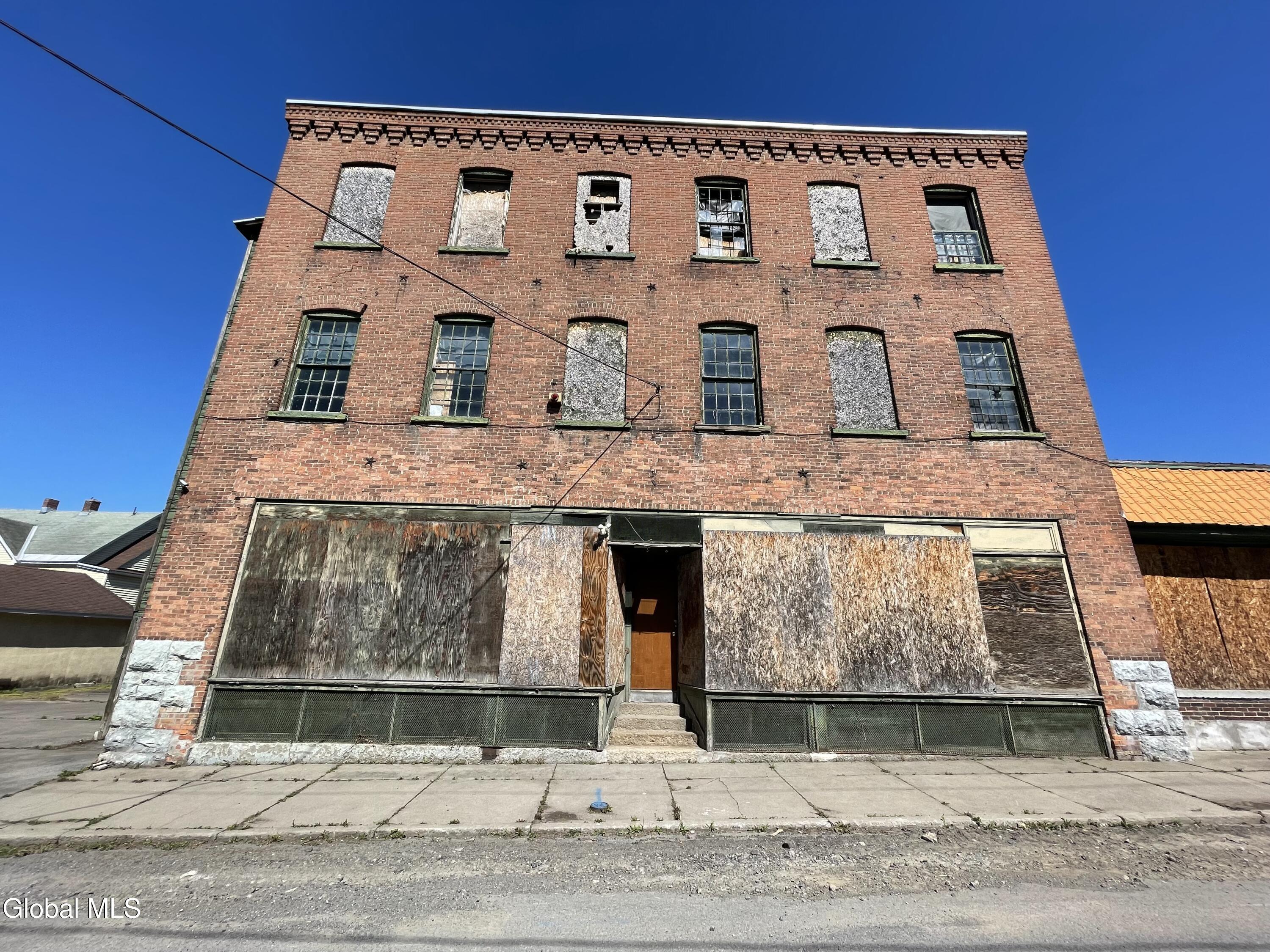 10 Leonard Street Amsterdam NY 12010