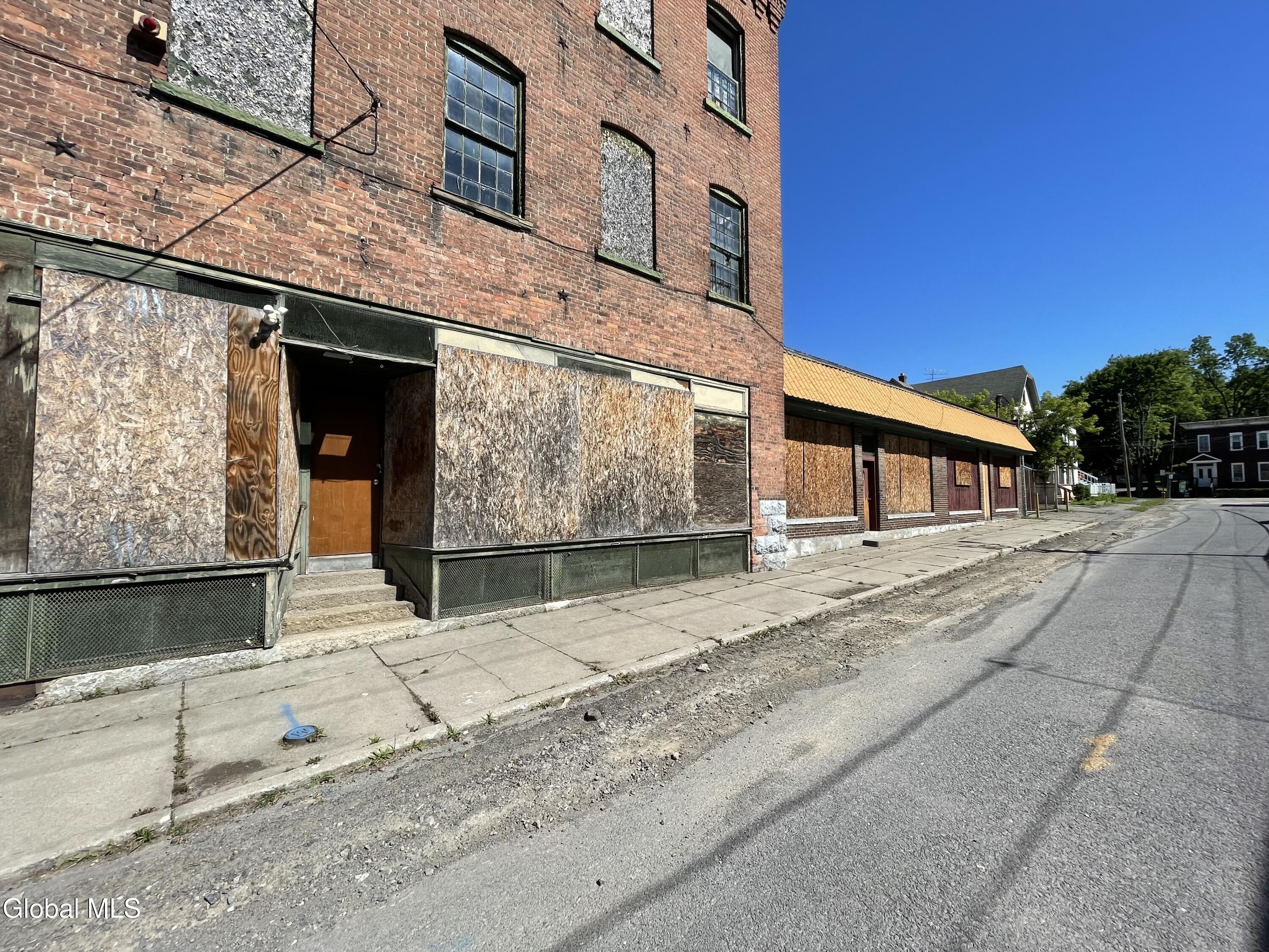 10 Leonard Street Amsterdam NY 12010