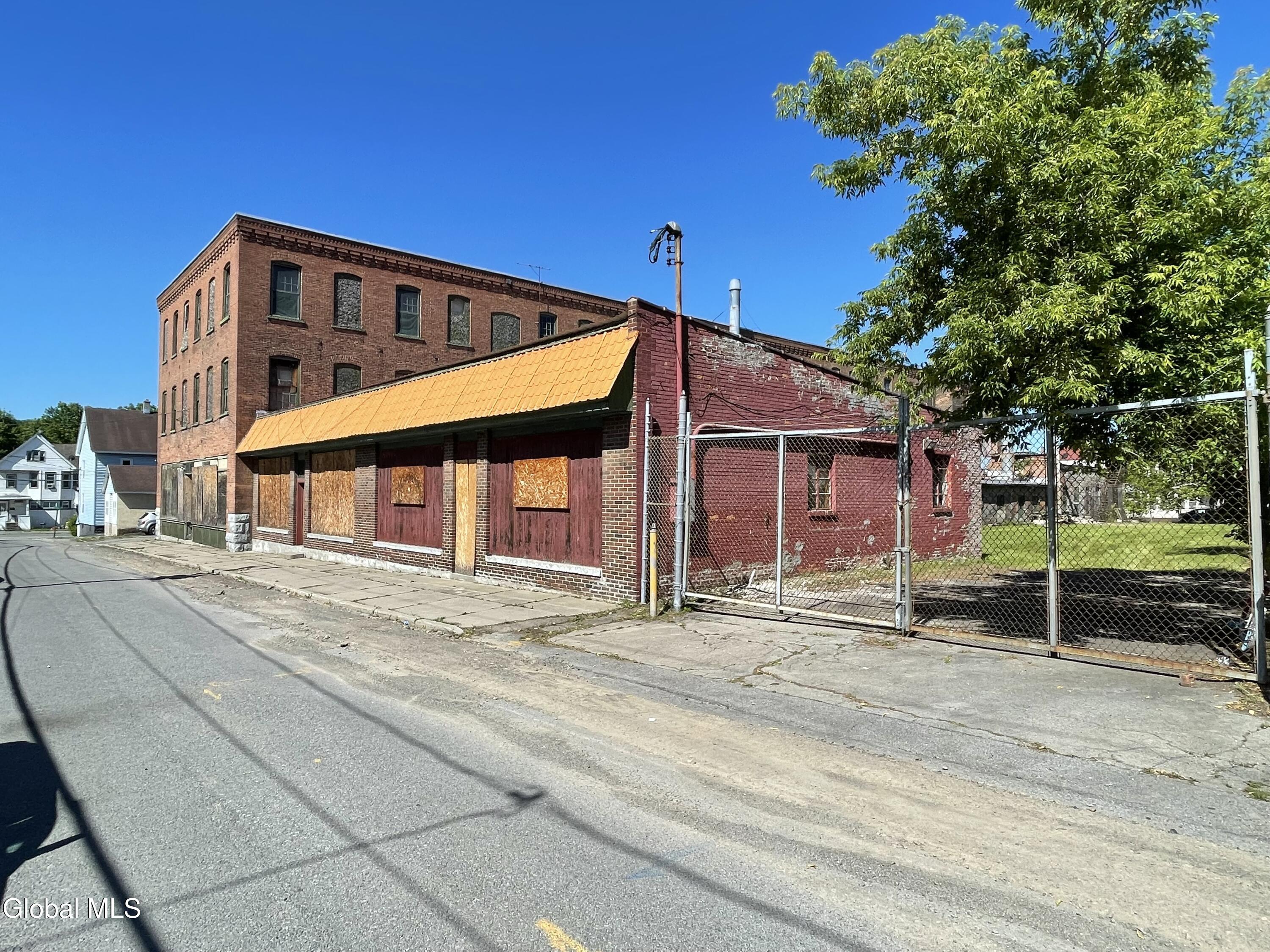 10 Leonard Street Amsterdam NY 12010