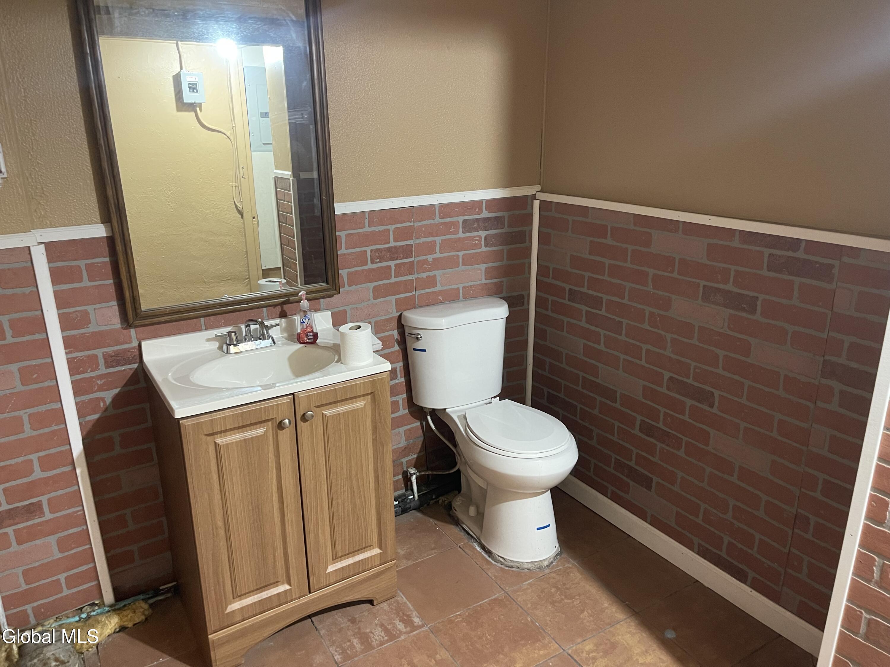 870 Albany Street Schenectady NY 12307