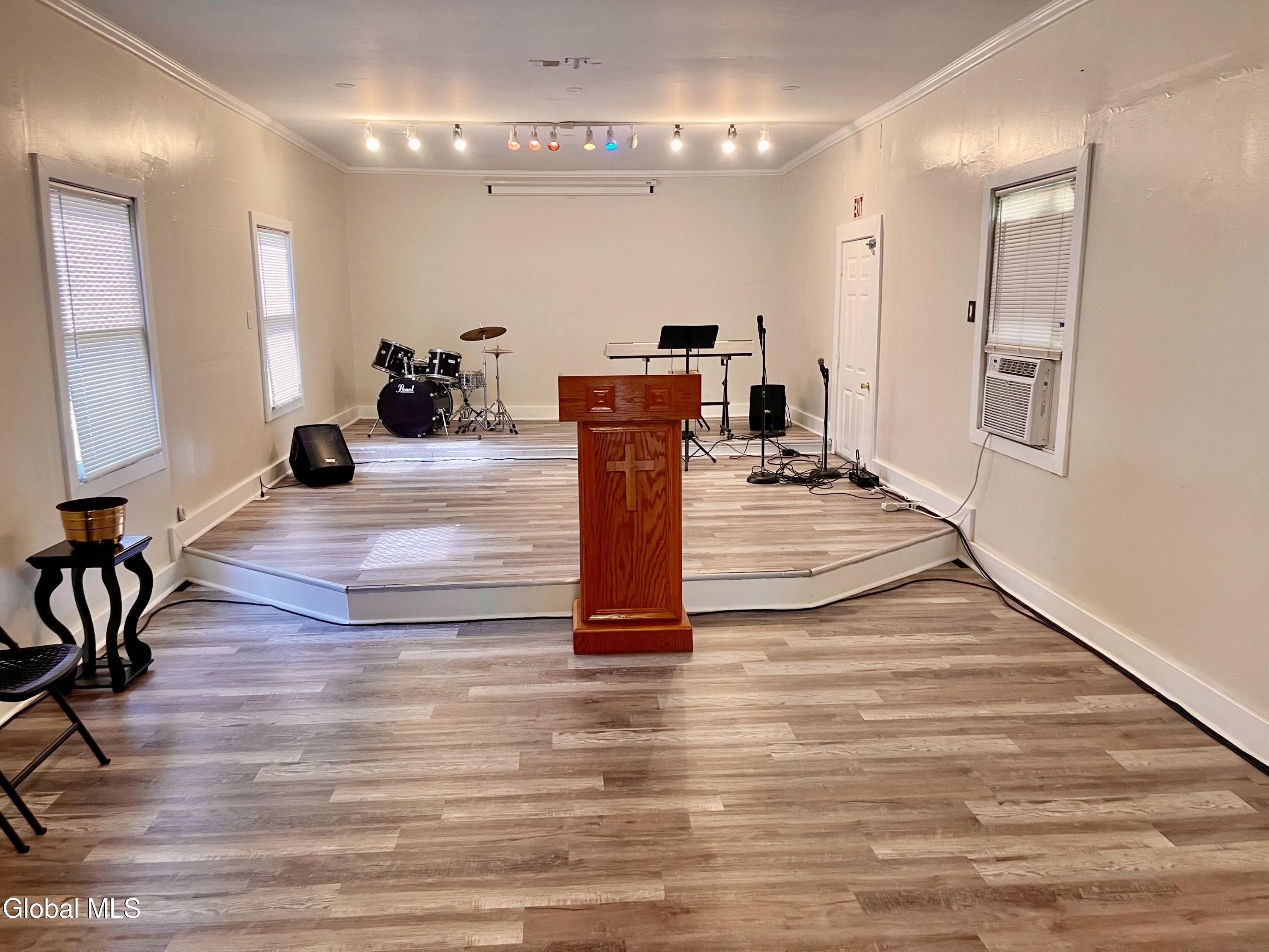 870 Albany Street Schenectady NY 12307