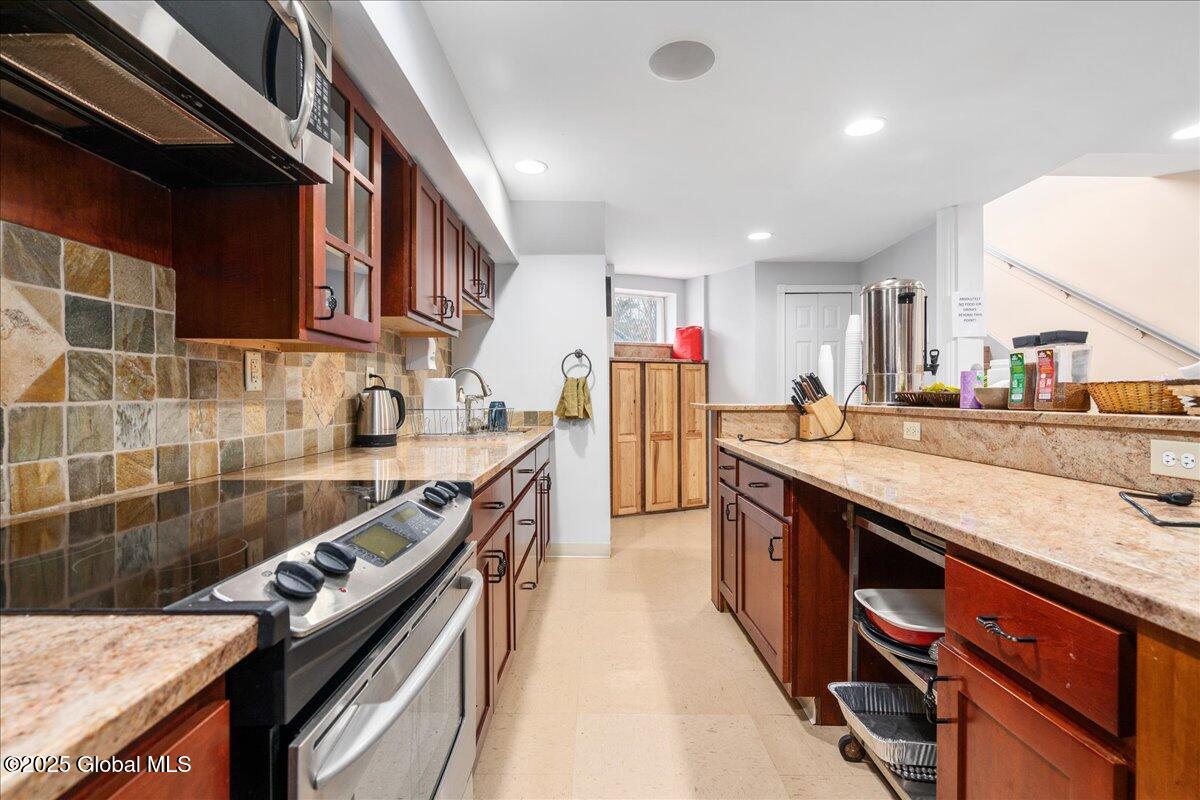 281 Washington Avenue Albany NY 12206