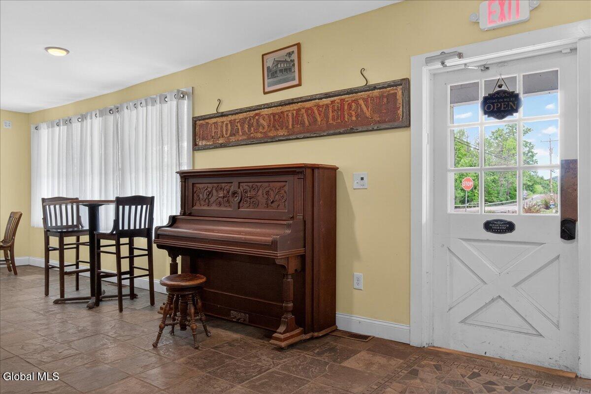 7134 Ny-66 East Nassau NY 12062