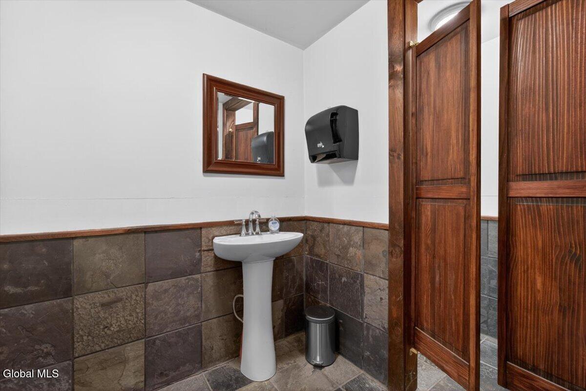 7134 Ny-66 East Nassau NY 12062