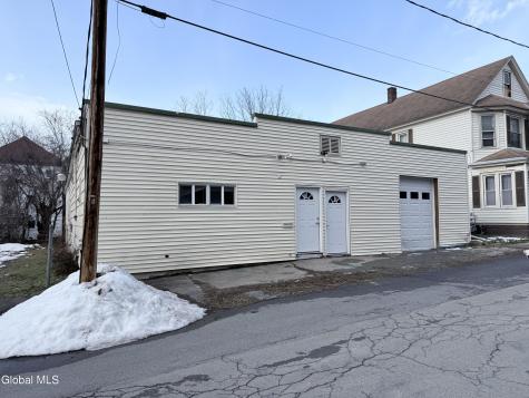 8 Yeoman Street Amsterdam NY 12010