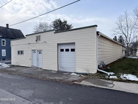 8 Yeoman Street Amsterdam NY 12010