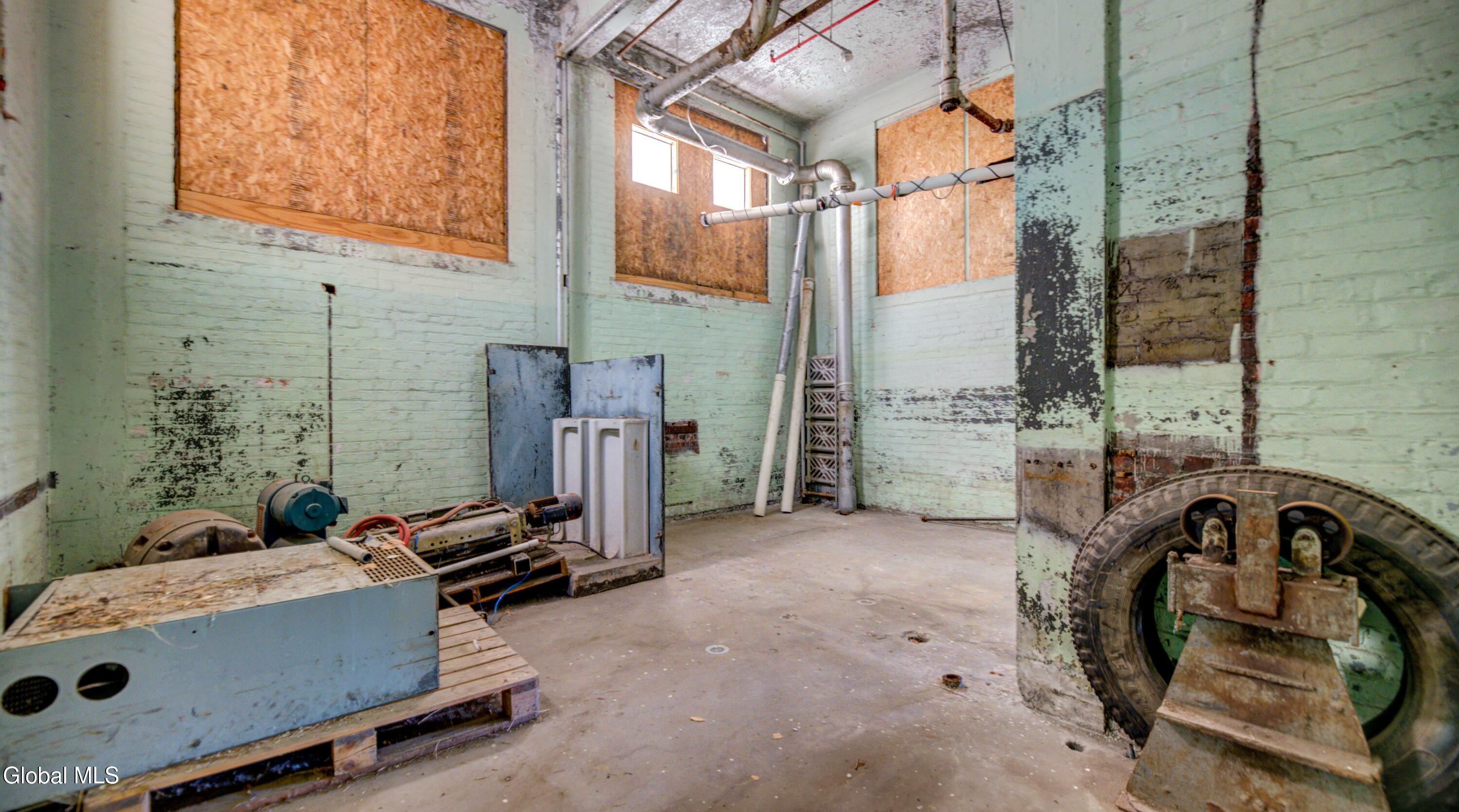 6 W Pine Street Gloversville NY 12078