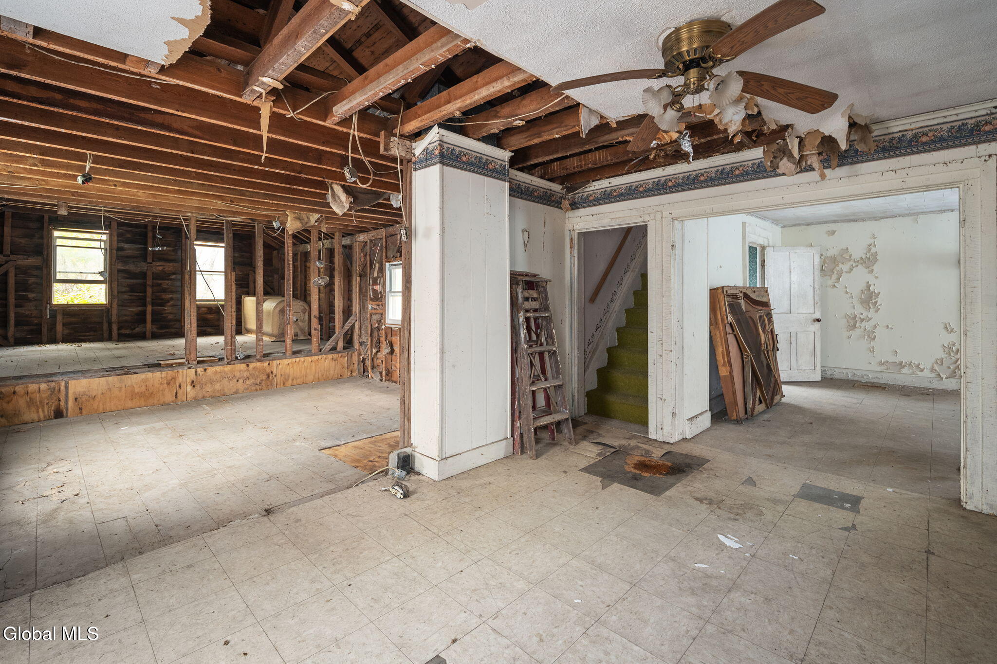 1335 New York 30a Sloansville NY 12160