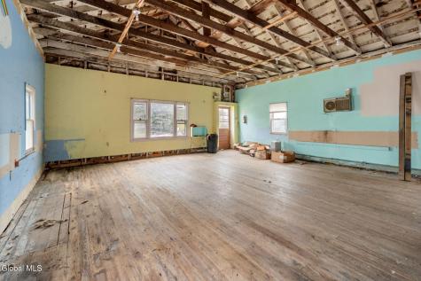 1335 New York 30a Sloansville NY 12160