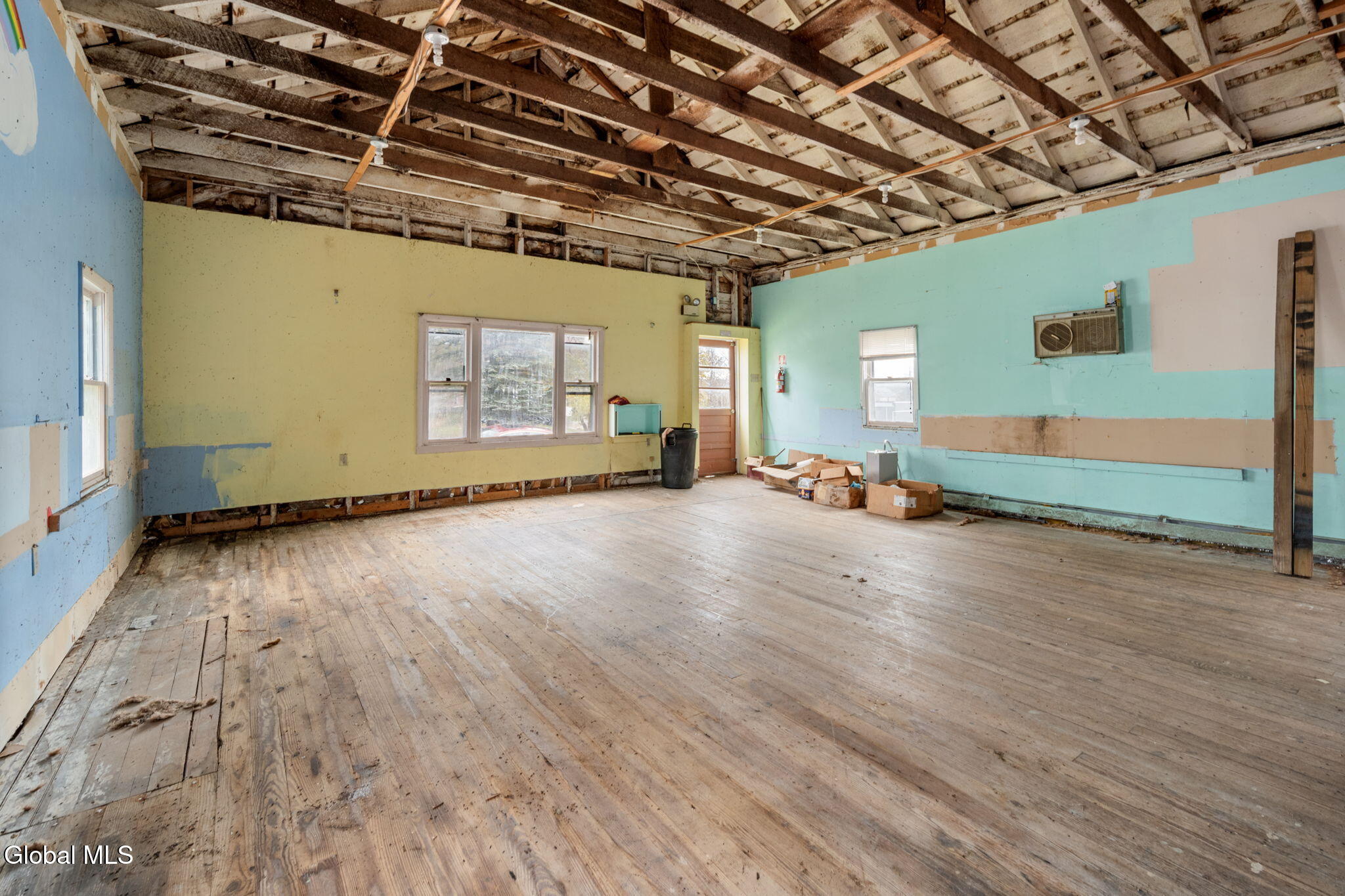 1335 New York 30a Sloansville NY 12160