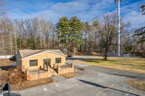 1525 Crescent Road Clifton Park NY 12065