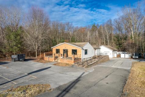 1525 Crescent Road Clifton Park NY 12065