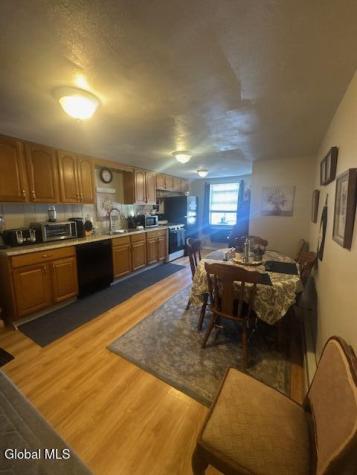 25-27 Main Hoosick Falls NY 12090