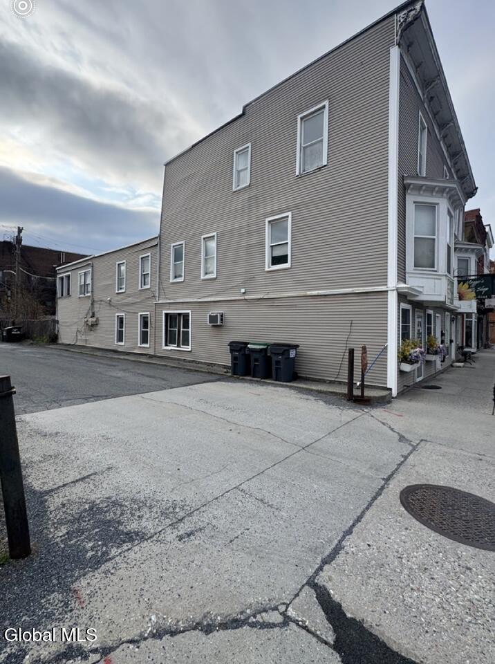25-27 Main Hoosick Falls NY 12090