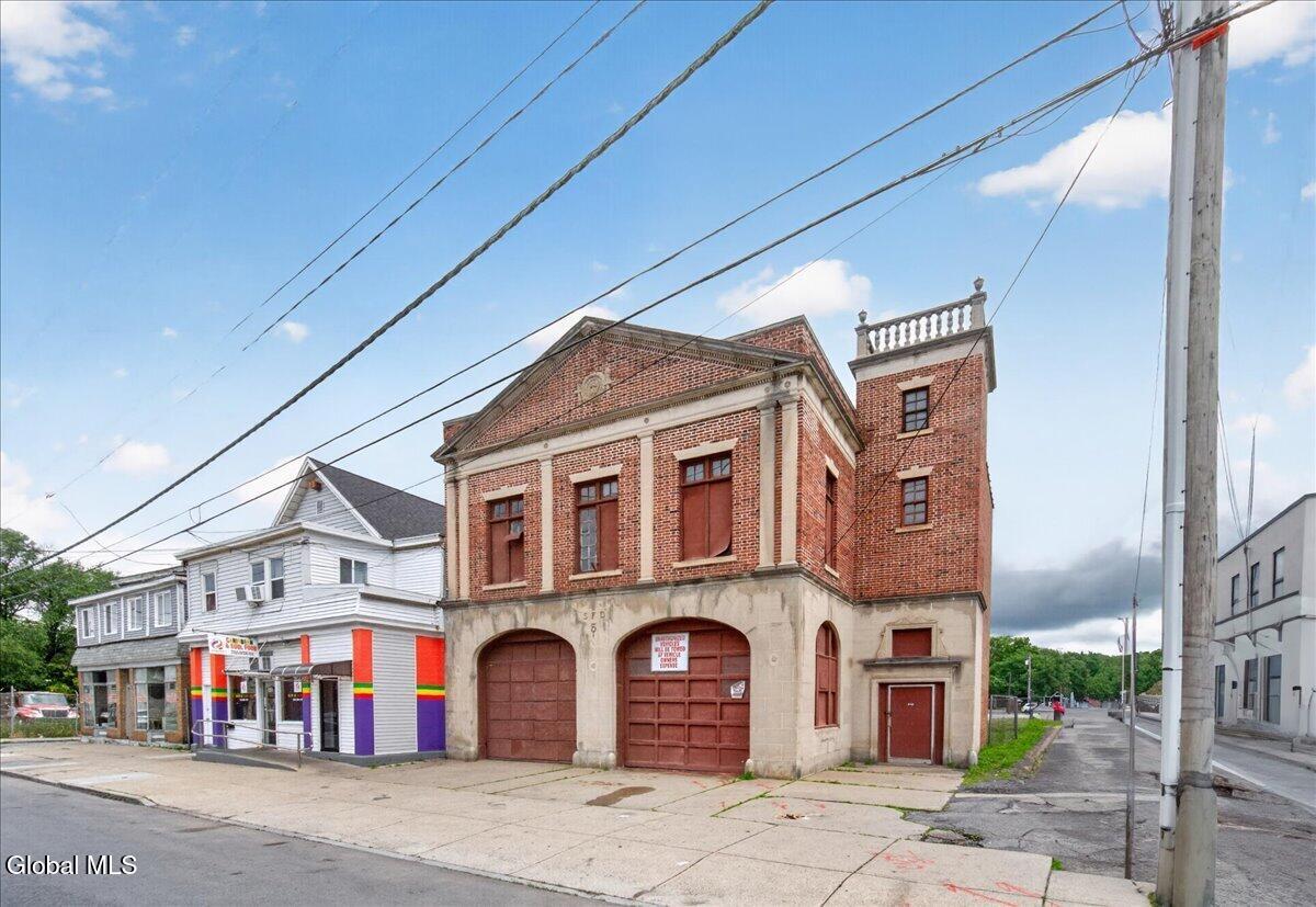 907 Albany Street Schenectady NY 12307