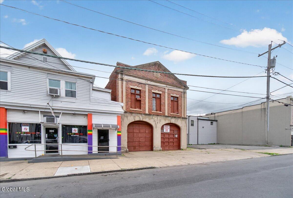 907 Albany Street Schenectady NY 12307