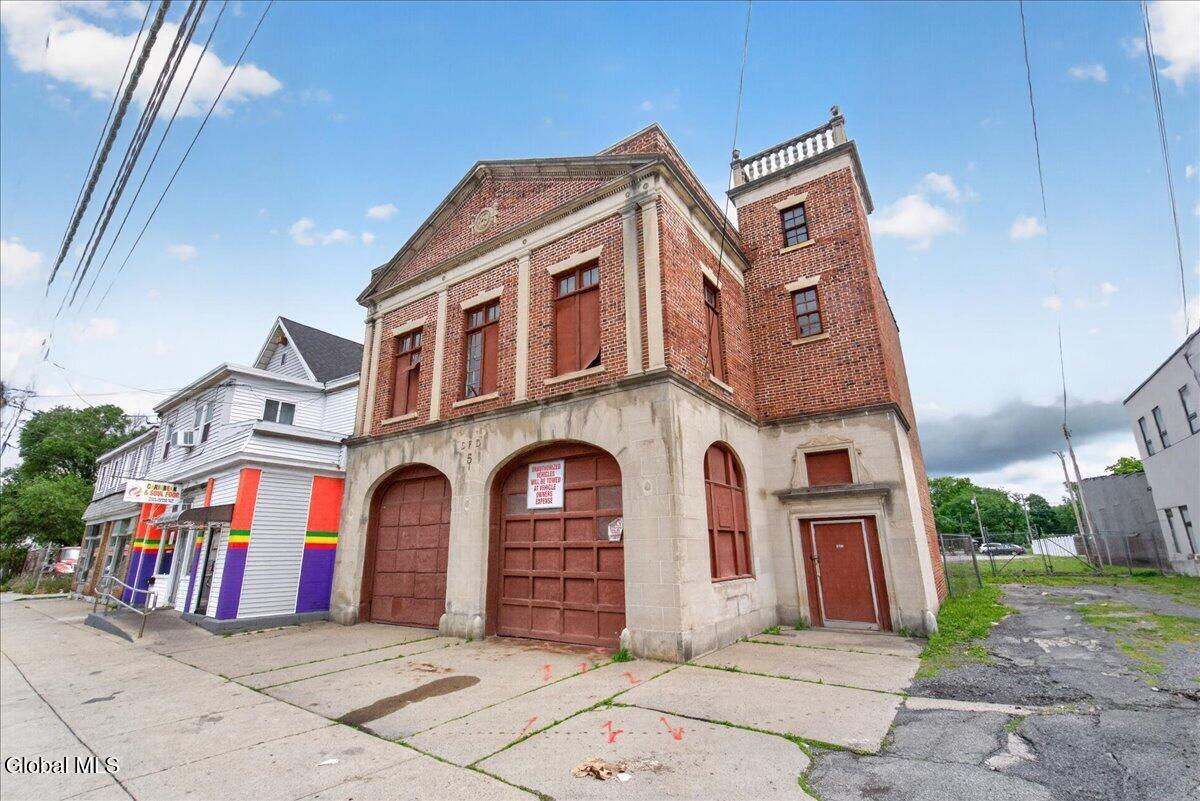 907 Albany Street Schenectady NY 12307