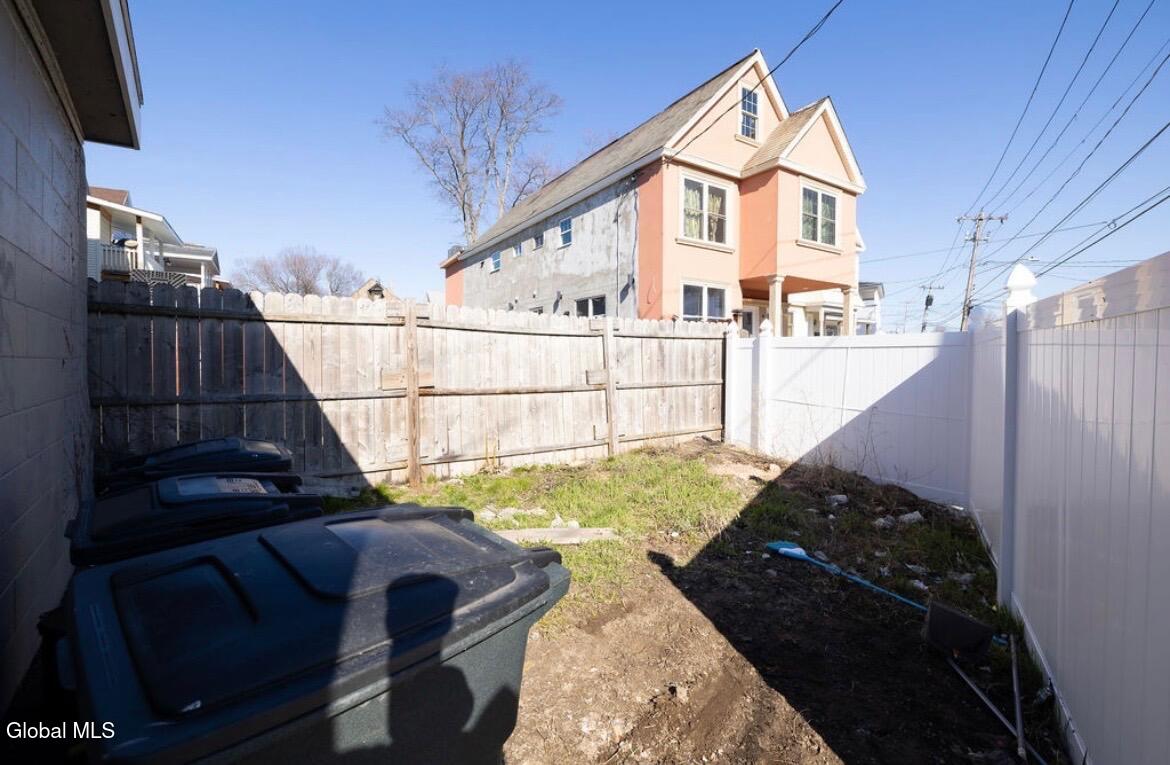 1115 Mcclyman Street Schenectady NY 12307