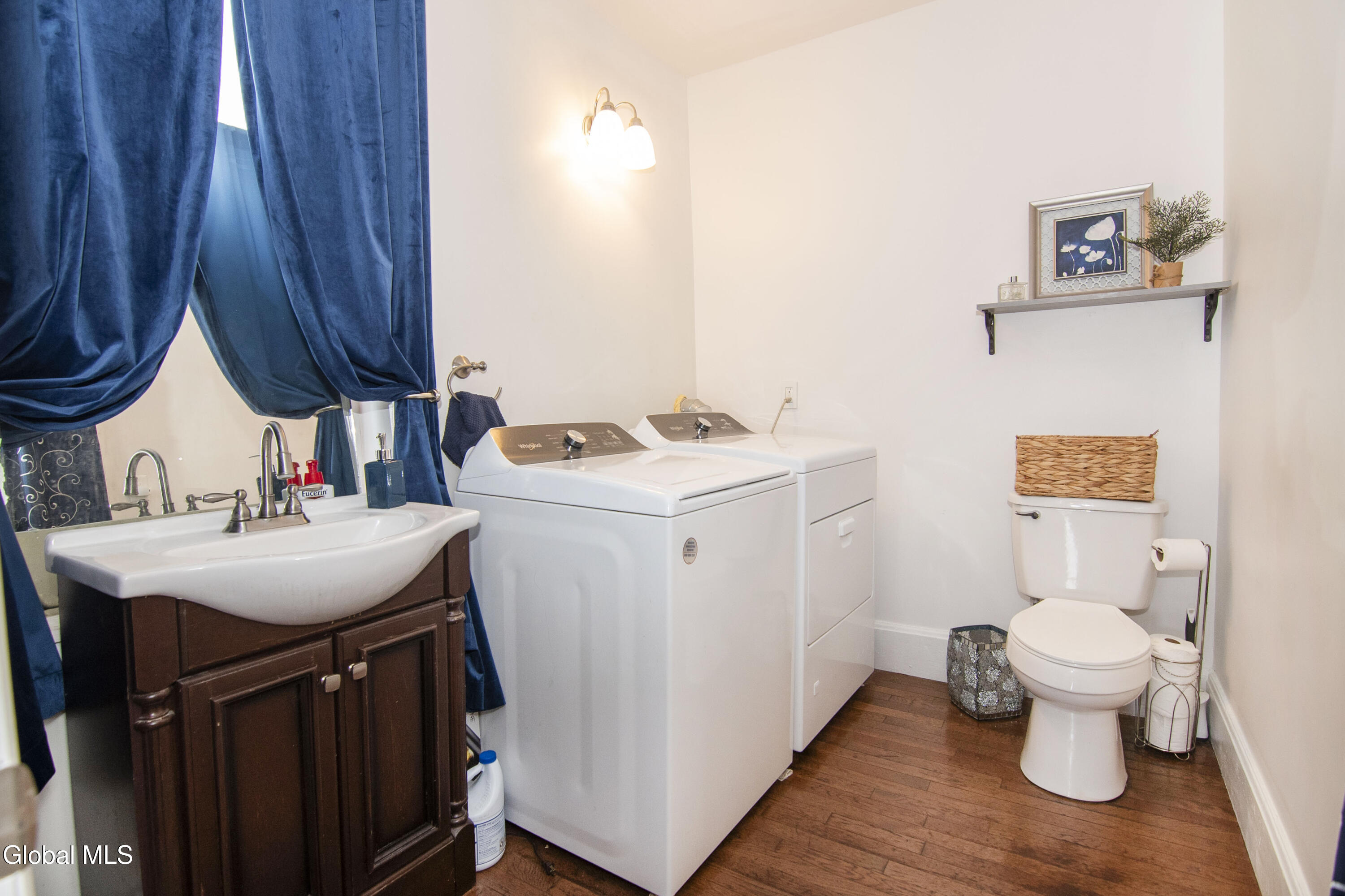 1431 Route 9 Halfmoon NY 12065