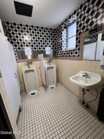 572 2nd Avenue Troy NY 12182