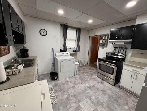 572 2nd Avenue Troy NY 12182