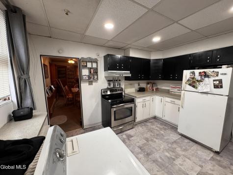 572 2nd Avenue Troy NY 12182