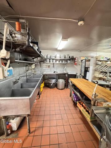 572 2nd Avenue Troy NY 12182